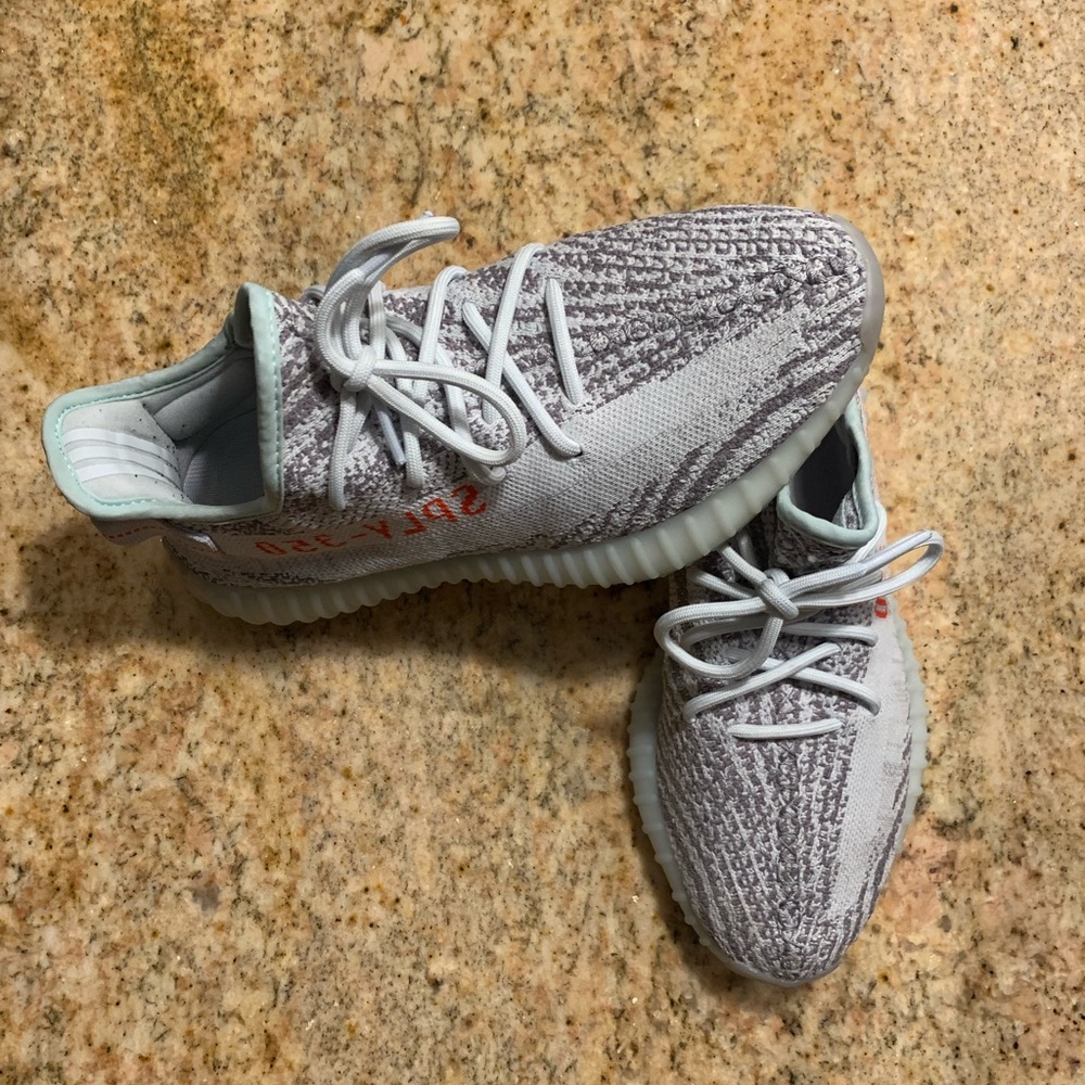 AUTHENTIC YEEZY BOOST 350 V2